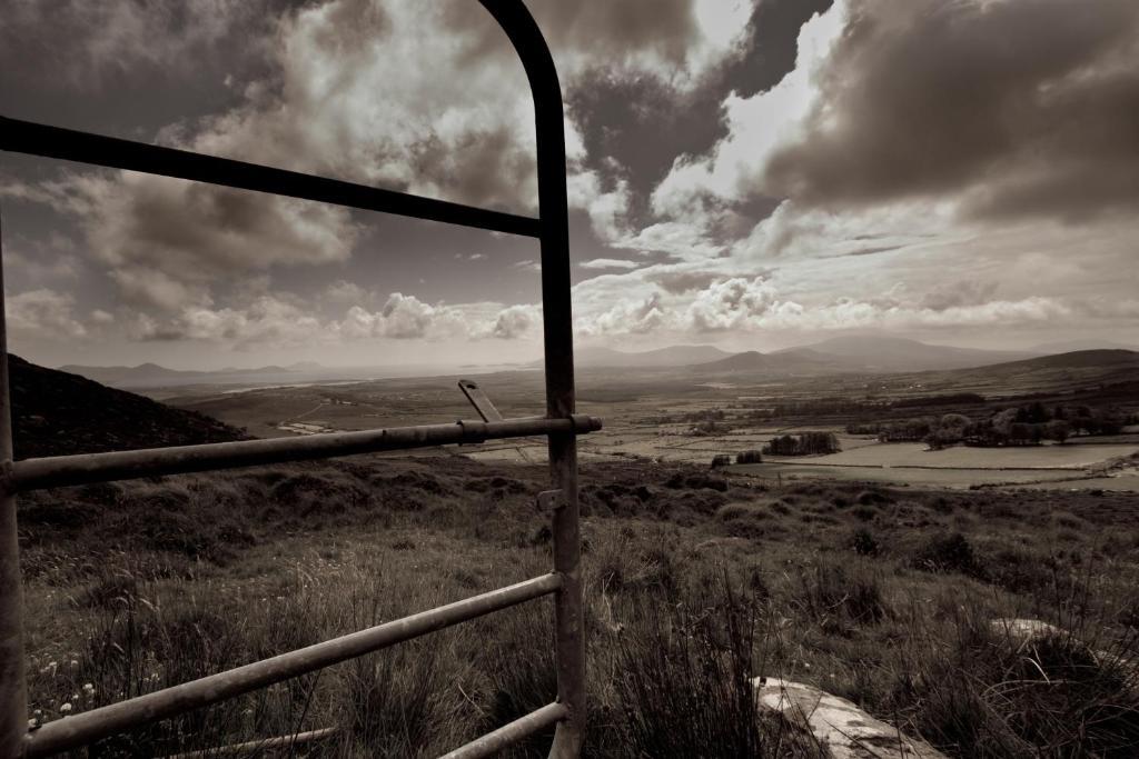 Strand'S End House Rooms Only, No Breakfast Served Cahersiveen Exteriör bild